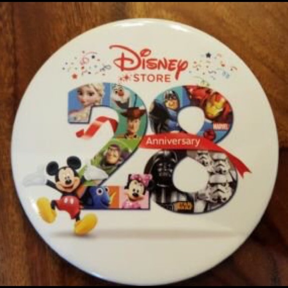 ISO: AFFORDABLE Disney Buttons - Picture 6 of 8